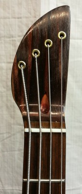 strange headless p bass 03.jpg