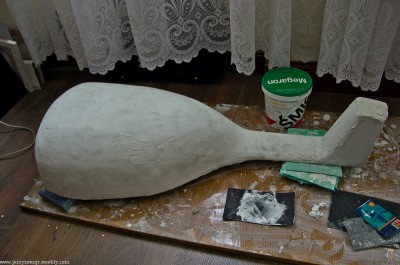 Teraz pora na warstwę szpachli gipsowej.