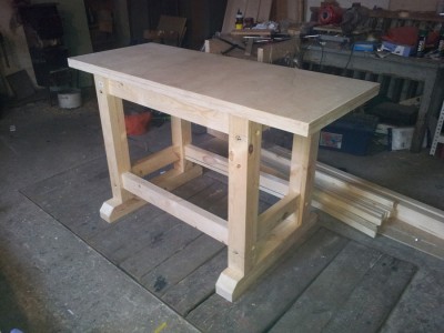 Tutaj przymiarka i... morda się cieszy. Ale już się okazało, że ze &amp;quot;stopami&amp;quot; poprzecznymi będzie za wysoko - nawet nie przykręcałem ich.