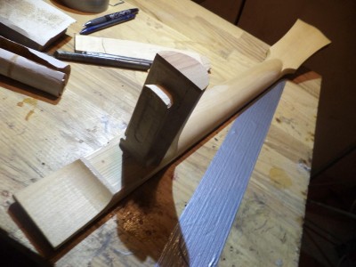 A tu przygotowany gryf do wklejenia .