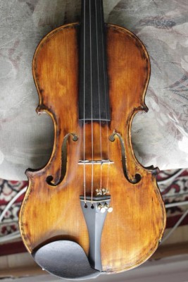 Nie jest to jeden z moich pierwszych instrumentów smyczkowych ale za to jedne z pierwszych skrzypiec robionych na staro.