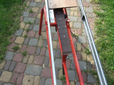 widok podstrunnicy na miejscu obróbki przez otwór roboczy