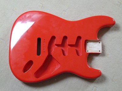 Korpus polakierowany ale jeszcze nie szlifowany