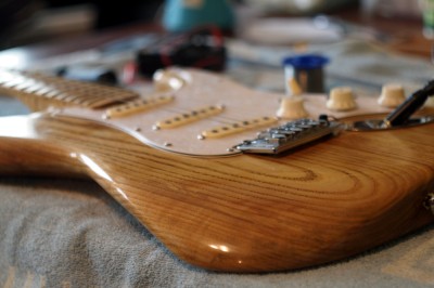 strat ash body_assembling2.jpg